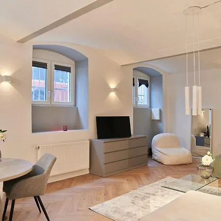Designstudio Moritz - Charm - - Cosy - 4 People Wiesbaden