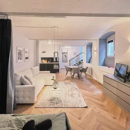 Designstudio Moritz - Charm - - Cosy - 4 People Apartment Wiesbaden