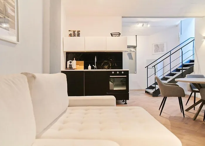 아파트 1 Bedroom - Zentral - Terrasse - Kaffee - Business - Wifi - Kueche 비스바덴