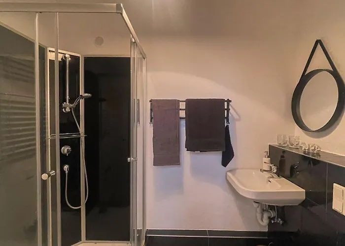 1 Bedroom - Zentral - Terrasse - Kaffee - Business - Wifi - Kueche *